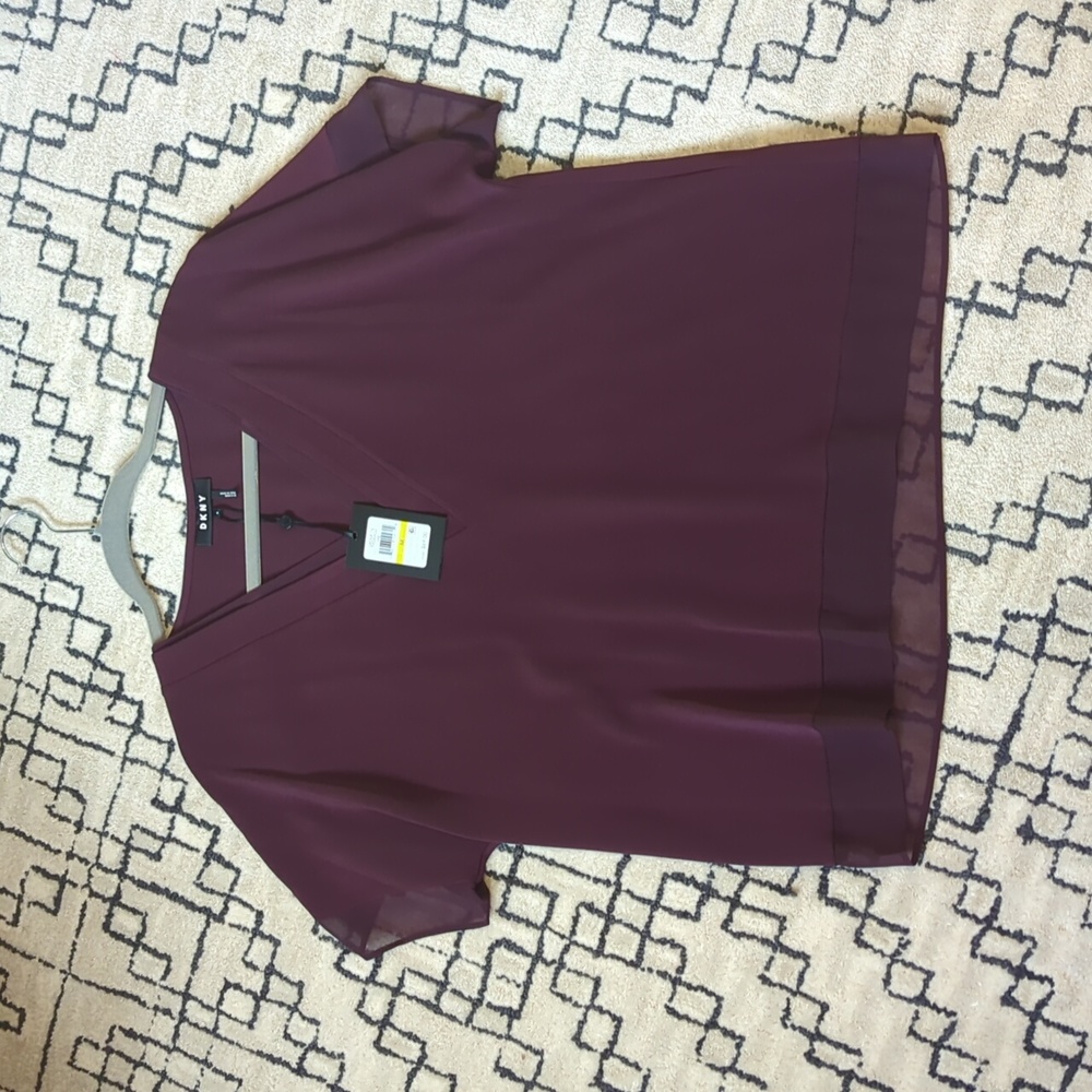 DKNY top NWT medium